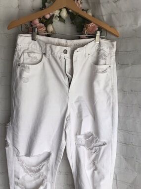 American Eagle Outfitters White Distressed Boyfriend Jeans 10 X SHORT